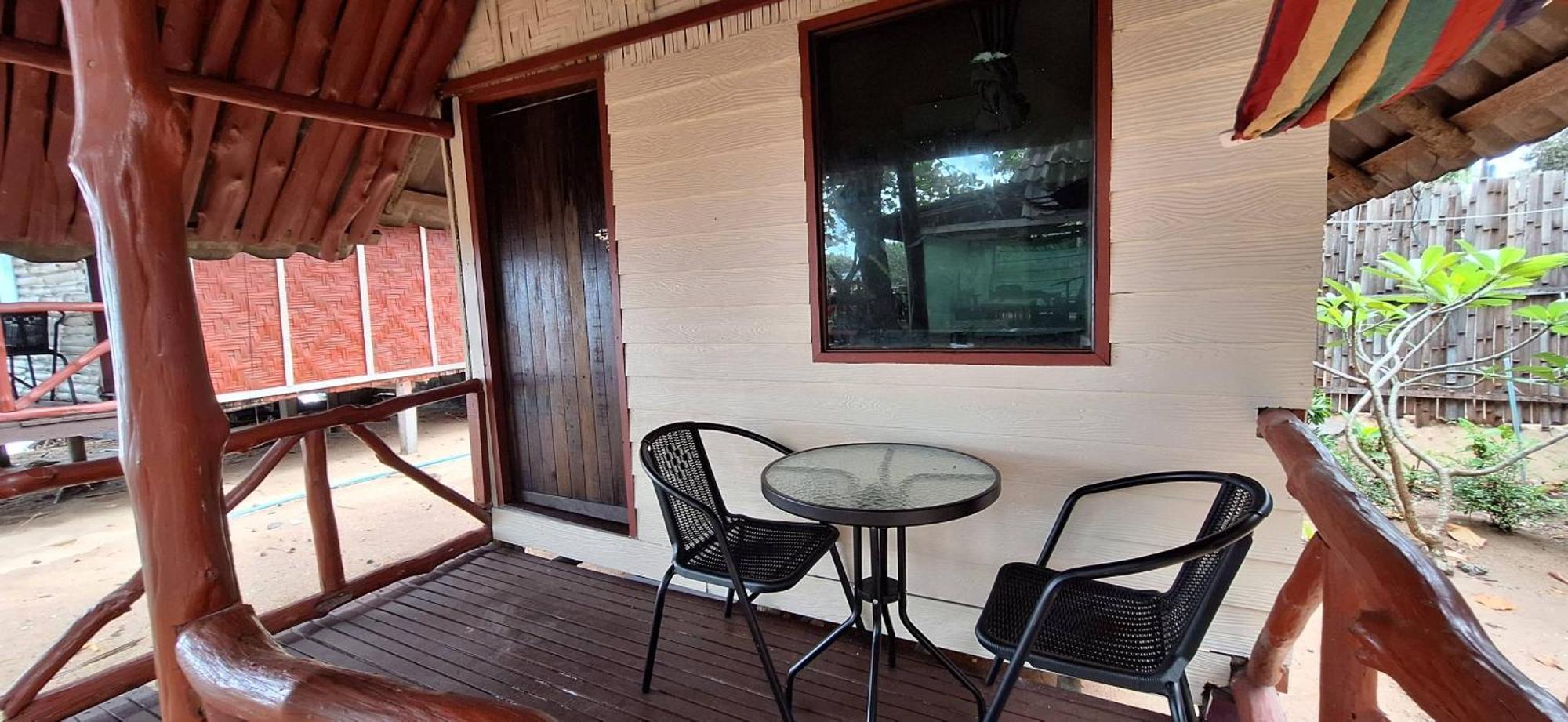 Breizh Cape Beach Bungalows Koh Lanta Exterior photo
