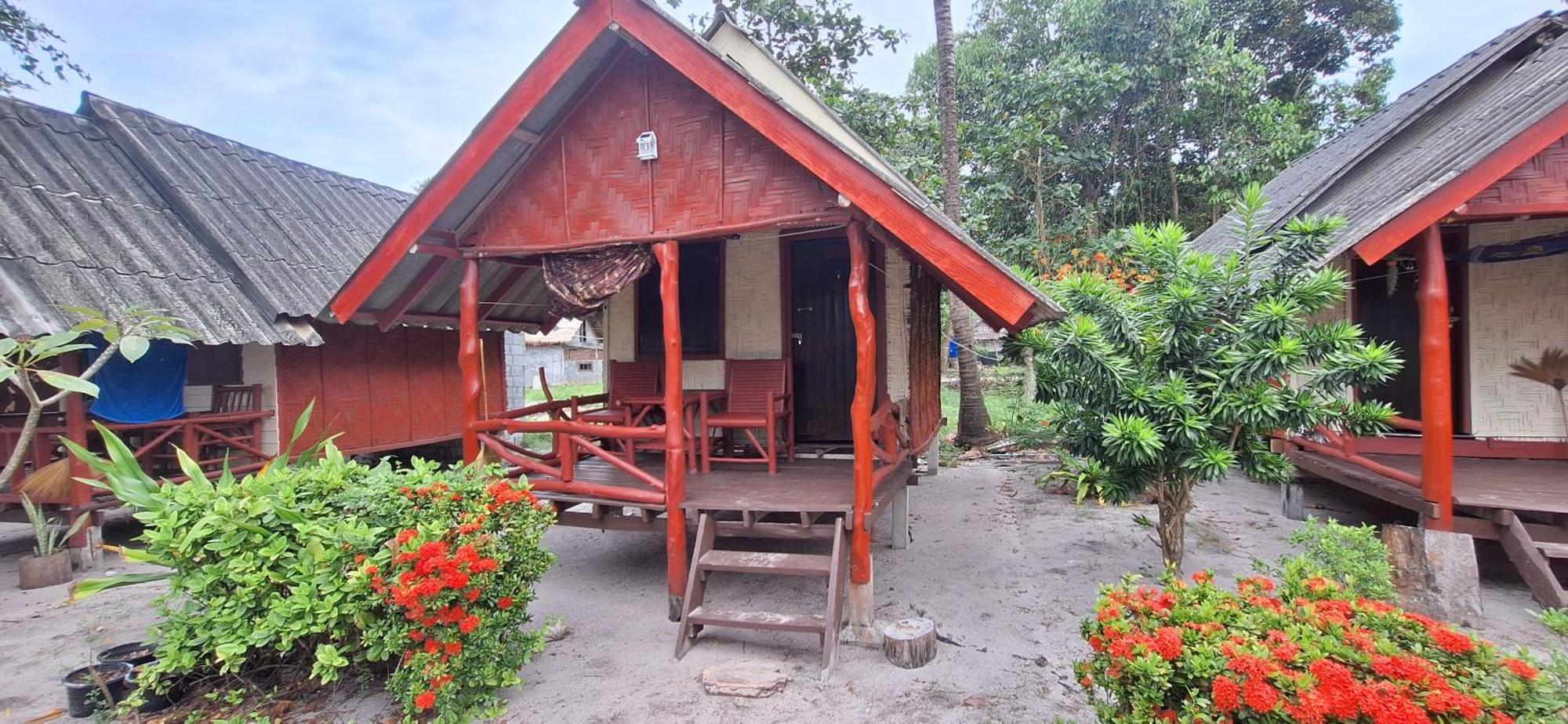 Breizh Cape Beach Bungalows Koh Lanta Room photo