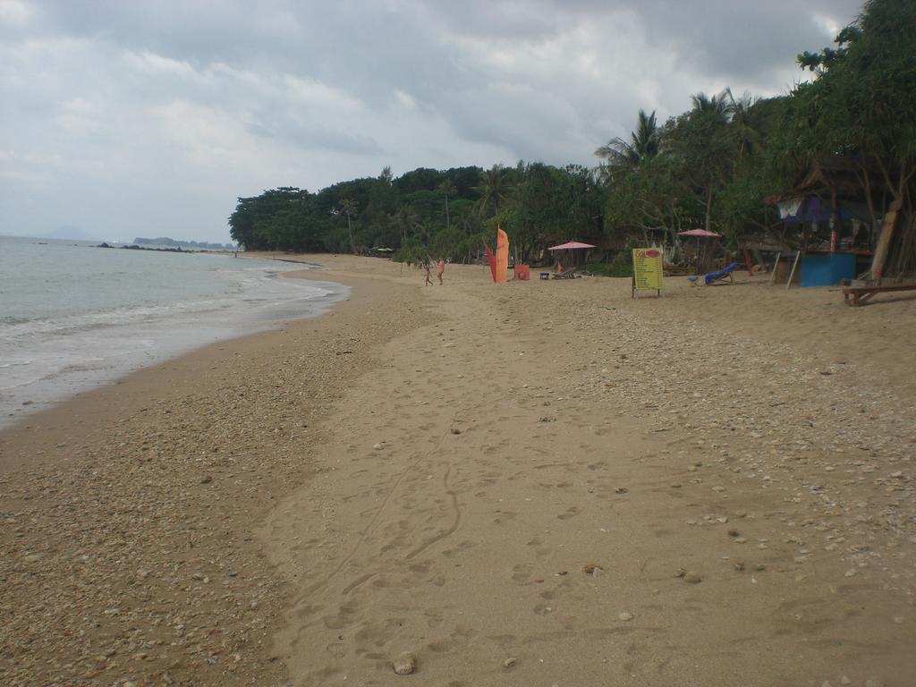 Breizh Cape Beach Bungalows Koh Lanta Exterior photo